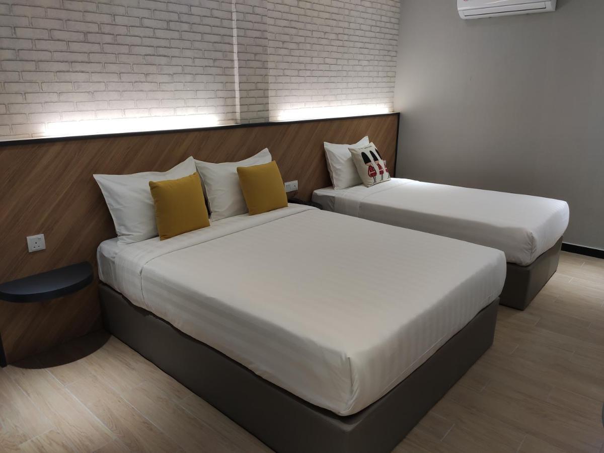 Hotel 99 Seri Kembangan Serdang Dış mekan fotoğraf