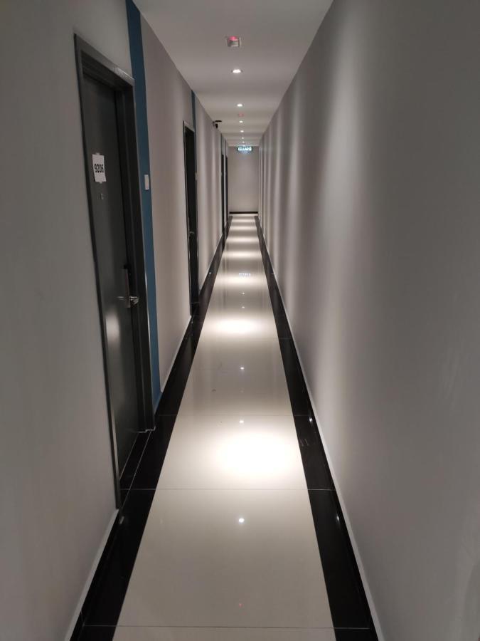 Hotel 99 Seri Kembangan Serdang Dış mekan fotoğraf